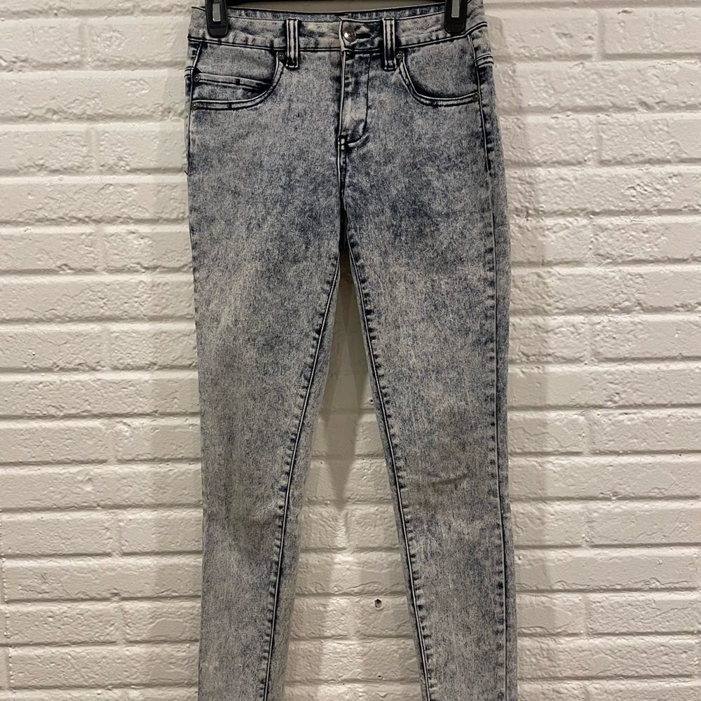 “Acid” wash jeans.